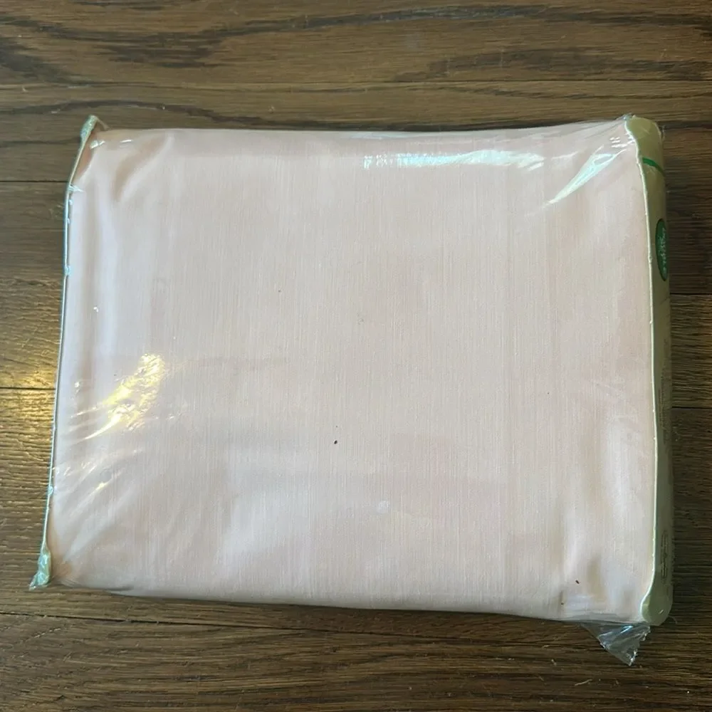 Vintage new in packaging‎ Thomaston pink complete double (full) sheer set